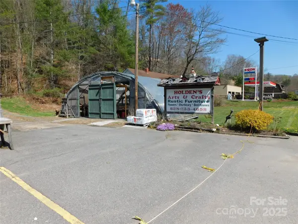 4294 Linville Falls HWY, Newland, NC 28657