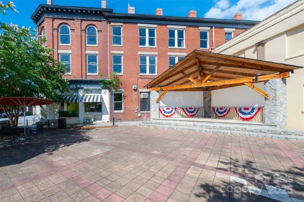 812 West AVE NW, Lenoir, NC 28645