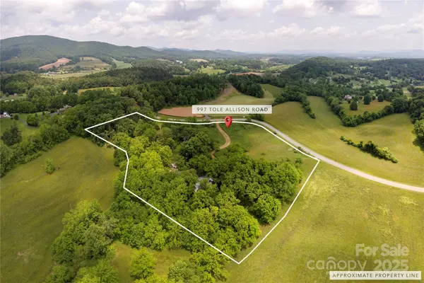 997 Tole Allison RD, Mills River, NC 28759