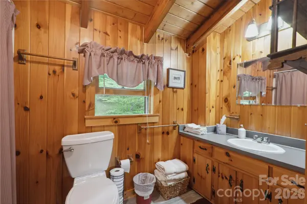 710 River Hills RD, Lansing, NC 28643