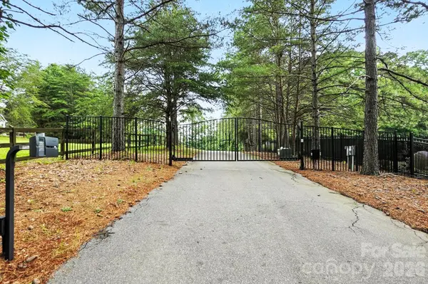 6 Hager Mountain LN, Iron Station, NC 28080