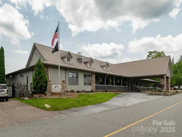 000 McDaris Loop DR #203, Mars Hill, NC 28754