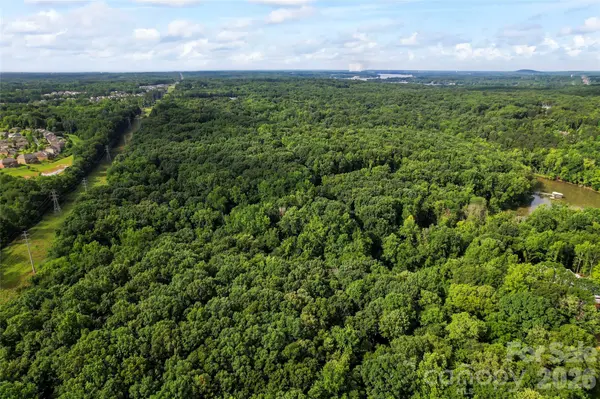 10717 Wildlife RD, Charlotte, NC 28278