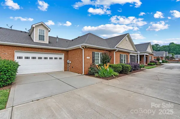 2369 Stardust CT, Denver, NC 28037