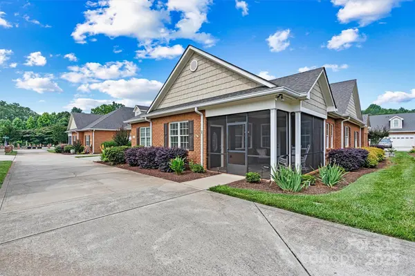 2369 Stardust CT, Denver, NC 28037