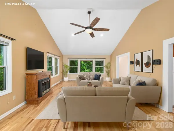 125 HEARTLAND LN, Burnsville, NC 28714