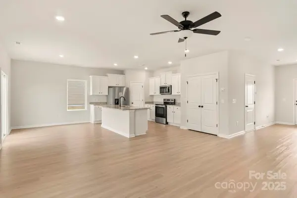 1041 Russell DR, Winston Salem, NC 27127