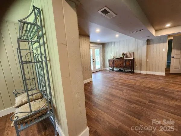 283 Robin DR, Marion, NC 28752