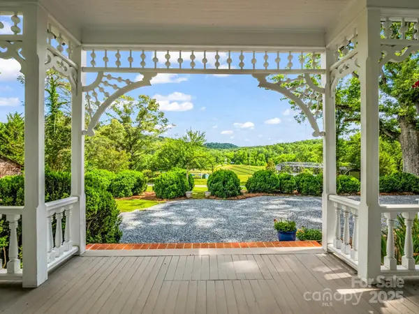 1111 Bills Creek RD, Lake Lure, NC 28746
