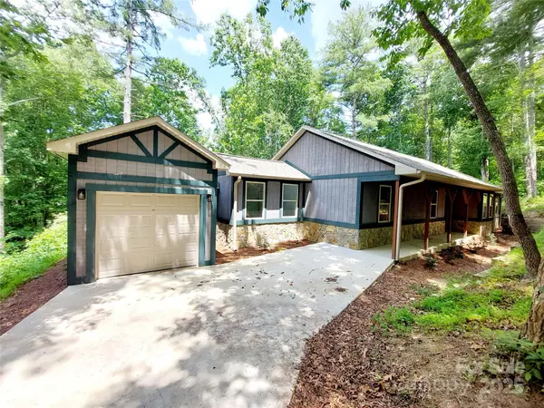 93 Badger RUN, Hendersonville, NC 28739