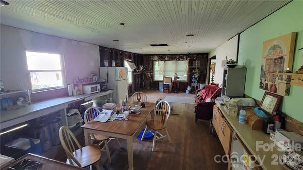 160 Cleveland RD, Tryon, NC 28782