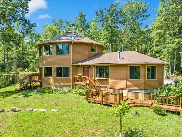 2675 Holbert Cove RD, Saluda, NC 28773