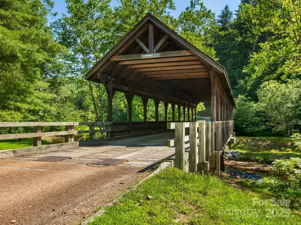 9999 Stone Valley WAY #21 Ph 1, Hendersonville, NC 28792