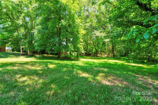 900 Linney LN, Shelby, NC 28152