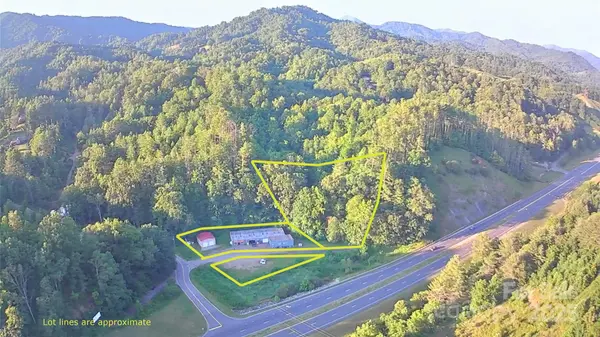 23 Lana LN, Burnsville, NC 28714