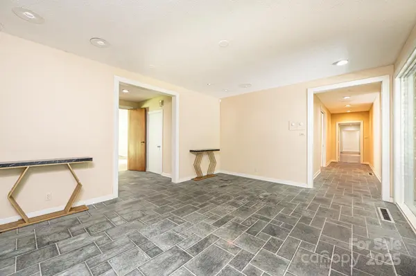 153 Hillhaven PL SE, Lenoir, NC 28645