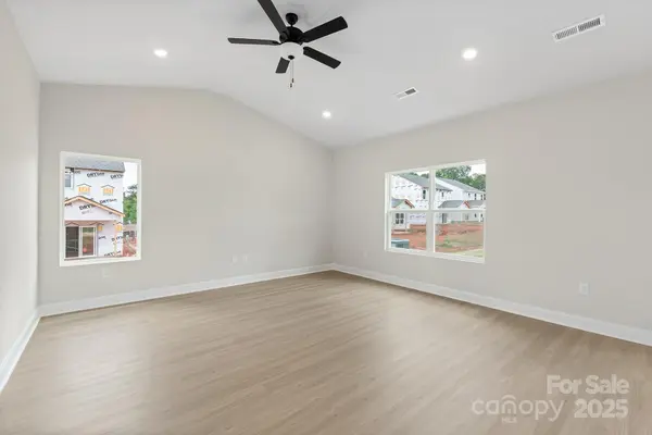 7307 Jerimoth DR, Charlotte, NC 28215