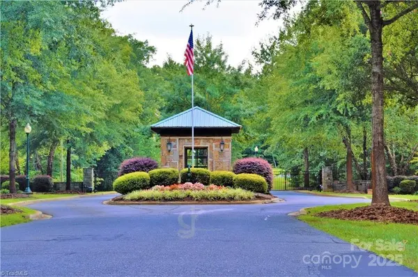 1560 Rocky Cove LN, Denton, NC 27239