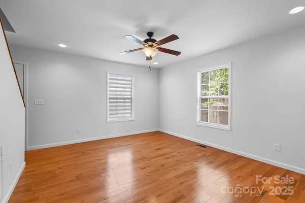 212 & 214 Portmanvilla RD, Black Mountain, NC 28711