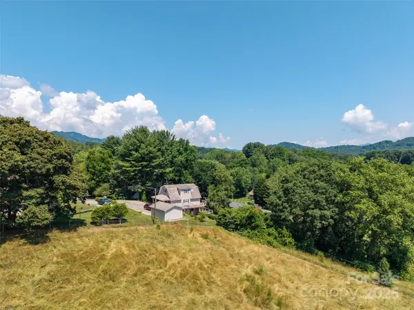 0000 Summer Breeze DR, Clyde, NC 28721