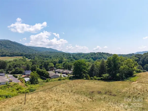 0000 Summer Breeze DR, Clyde, NC 28721
