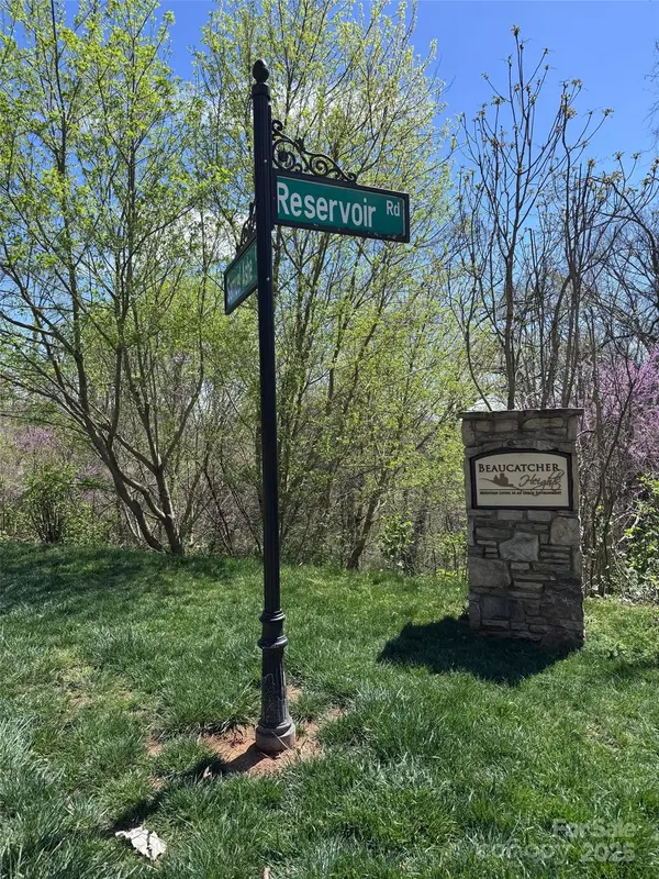 44 Samuel Ashe DR #55, Asheville, NC 28805