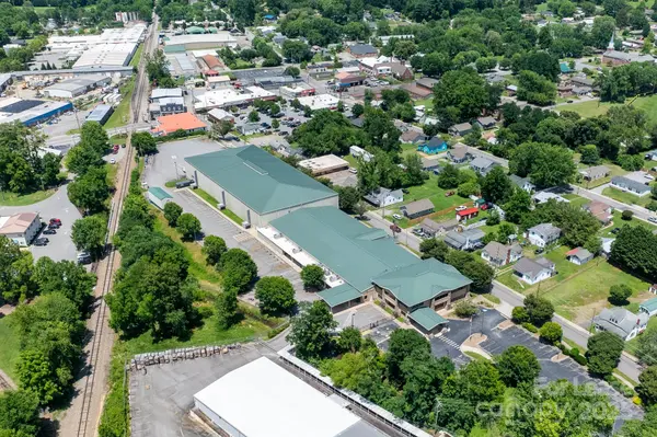 172 Riverbend ST #Lease, Waynesville, NC 28786