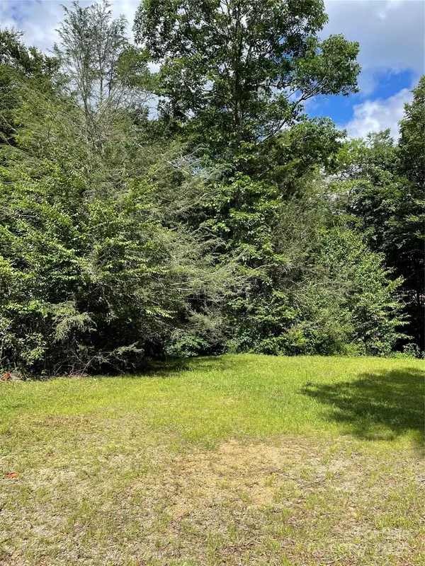 686 Mashstomp RD, Maggie Valley, NC 28751