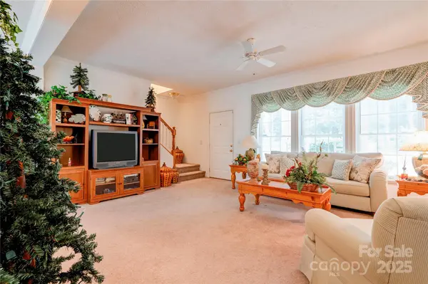 2606 Greenville HWY, Flat Rock, NC 28731