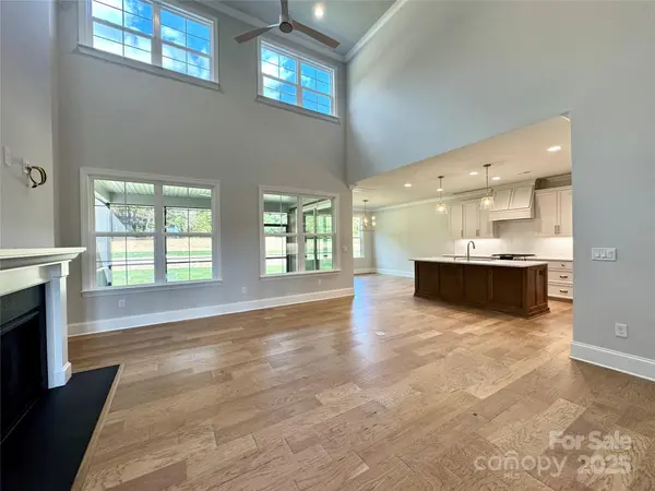 133 Crestview LN, Troutman, NC 28166