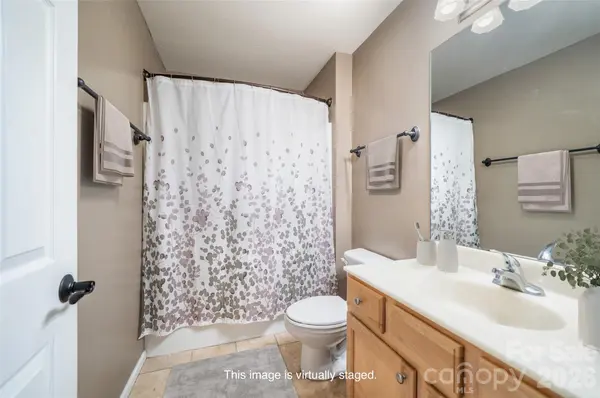 151 Willard LN, Hendersonville, NC 28792