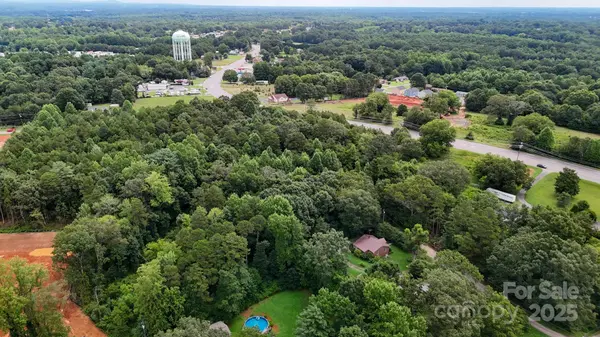 3387 Springs RD NE, Hickory, NC 28601