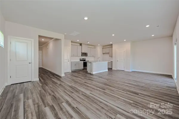 1433 Wildflower ST, Newton, NC 28658