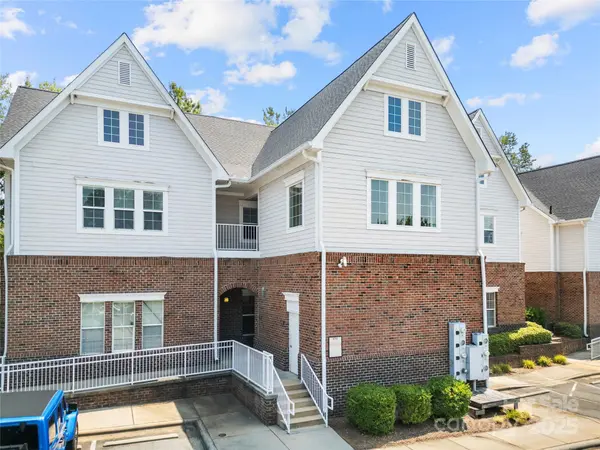 575 Davidson Gateway DR #200, Davidson, NC 28036