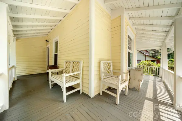 334 Greenville ST, Saluda, NC 28773