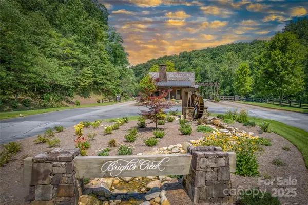 000 Deep Gap Farm RD E, Mill Spring, NC 28756