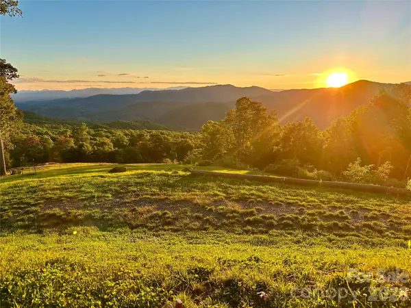 TBD Nicholas Knoll RD, Bakersville, NC 28705