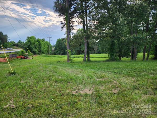 000 W US Highway 421 HWY, Wilkesboro, NC 28697