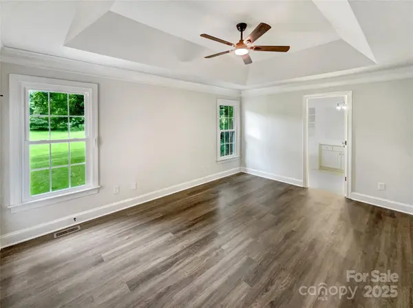 8117 Shannon Woods LN, Matthews, NC 28104