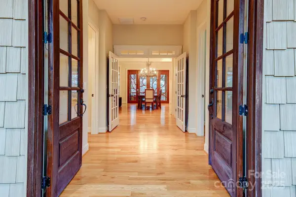 376 Grandview DR, Lake Lure, NC 28746