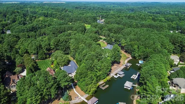 9178 Fair Oak DR, Sherrills Ford, NC 28673
