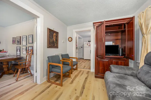 1110 Wall ST, Statesville, NC 28677