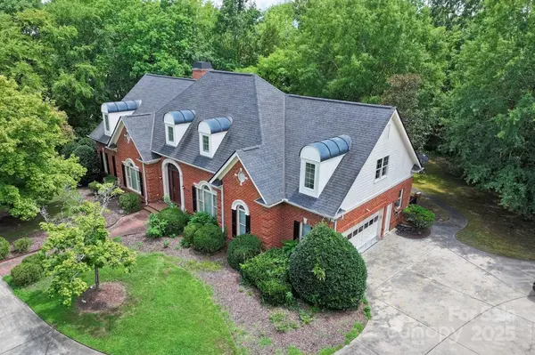 7000 Old Providence RD, Charlotte, NC 28226