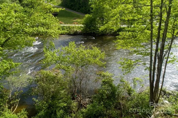 316 River Club DR #3, Cullowhee, NC 28723