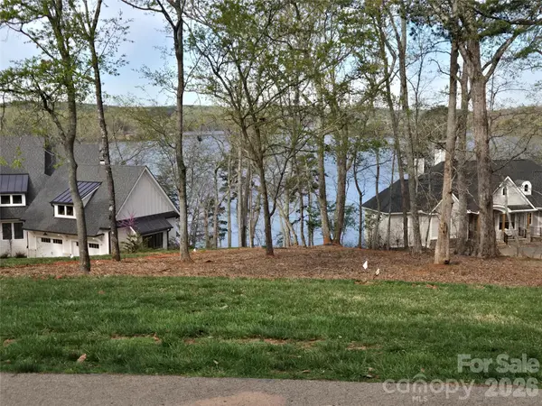 178 Kingfisher CT #29, Badin Lake, NC 28127