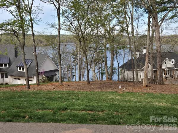 178 Kingfisher CT #29, Badin Lake, NC 28127