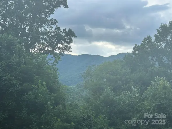 103 Cambridge WAY, Waynesville, NC 28786