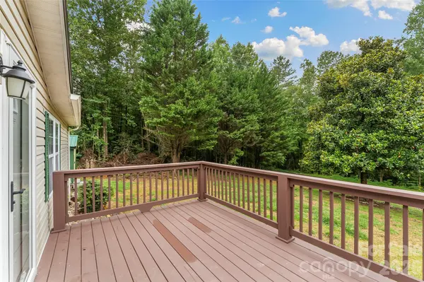 2236 Sisue ST, Morganton, NC 28655
