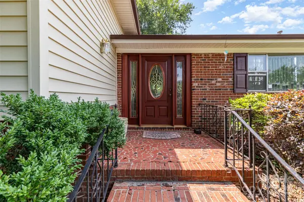 9825 Hagers RD, Huntersville, NC 28078