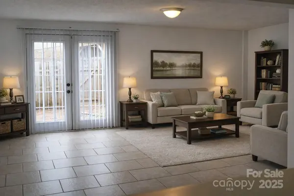 9626-C Vinca CIR, Charlotte, NC 28213